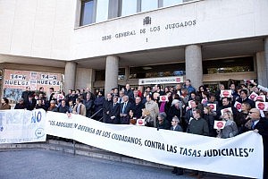 Concentración en contra de las tasas judiciales. Madrid.