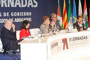 El PP defiende en Vigo desjudicializar las faltas y potenciar la mediación para frenar la litigiosidad
