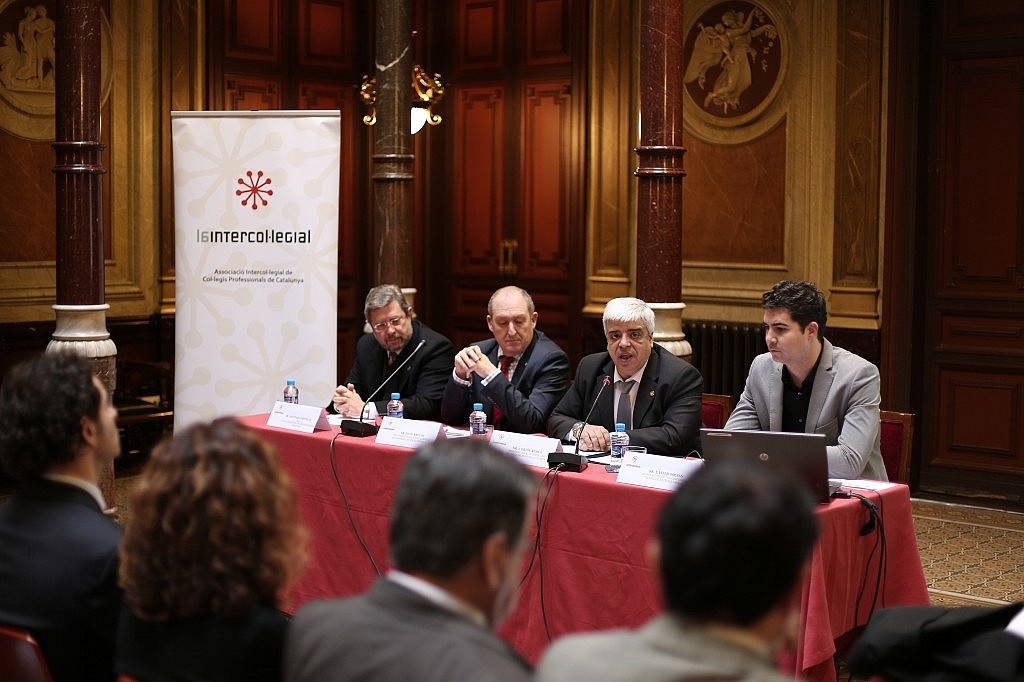 Los Colegios Profesionales Crean La Primera Bolsa De Trabajo Intercolegial En Catalu A