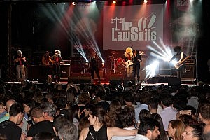 1.400 personas asisten al concierto benéfico Rock & Law, que ha recaudado cerca de 45.000 euros