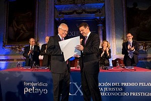 Fernando Ledesma, galardonado con el XXI Premio Pelayo para juristas de reconocido prestigio