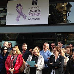 El Colegio de Valencia se concentra con motivo del Día Internacional de la Eliminación de la Violencia Contra la Mujer