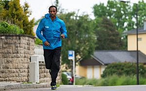 Yonas Kinde, atleta: “Cuando supe que me habían seleccionado me puse a saltar de alegría. Se convirtió en mi principal motivación”