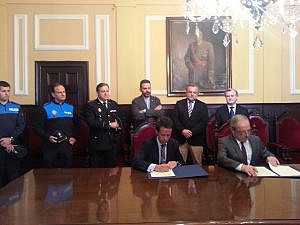 El Colegio de Oviedo firma un convenio con el Ayuntamiento para agilizar la entrega de copias de atestados