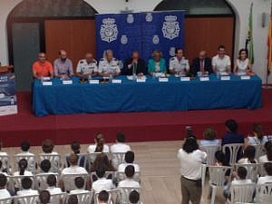 El Colegio de Badajoz acoge la entrega por la policía de los diplomas CIBER sobre seguridad en Internet