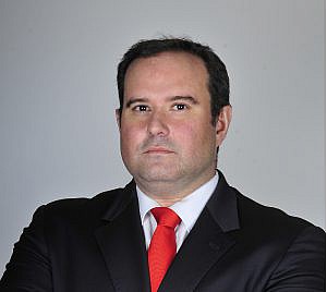 Roberto Vallina, abogado: 