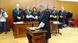 Julián Sanz Gómez toma posesión como decano de los abogados de Segovia