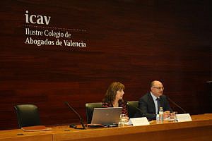 Curso en el Colegio de Valencia sobre garantías de protección del consumidor con el presidente de lo Civil del TS