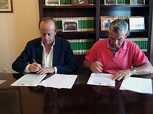 El Colegio de Abogados de Jerez firma un convenio para asesorar a familias de acogida
