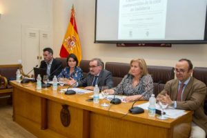 El Colegio de Sevilla debate sobre las cuestiones controvertidas de la caza en Andalucía
