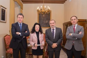 El Colegio de Abogados de Sevilla entrega a Aldeas Infantiles más de 2.000 euros obtenidos con su Tertulia Solidaria