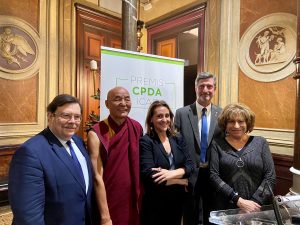 La Comisión de Protección de los Derechos de los Animales (CPDA) premia a Lama Thubten Wangchen y Jordi Martí por su labor en favor de los animales