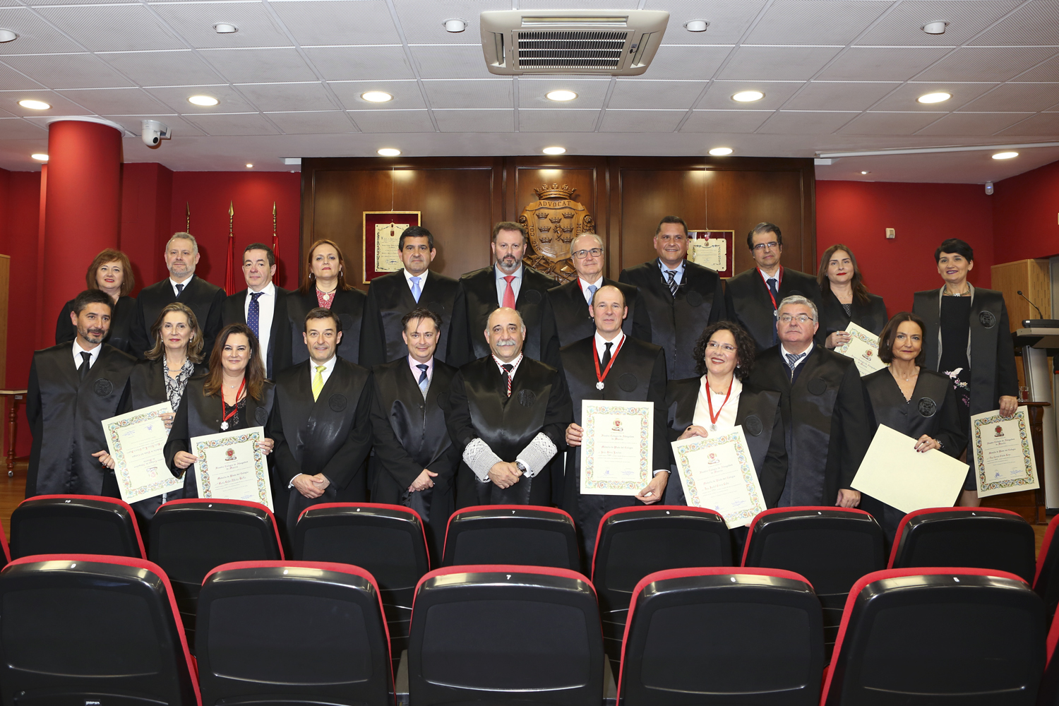 El Colegio De Abogados De Murcia Homenajea A Los Letrados Que Cumplen 25 Y 50 Anos De Colegiacion Y A Destacados Profesionales Al Servicio De La Abogacia Abogacia Espanola