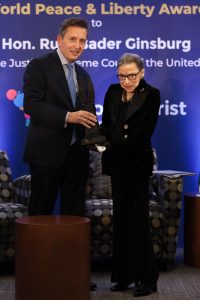 `World Peace & Liberty Award´ a la magistrada de la Corte Suprema de EEUU Ruth Bader Ginsburg