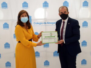 El Colegio de Málaga recibe el certificado de Calidad Ambiental del Ayuntamiento