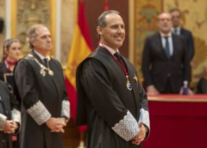 Eugenio Ribón reivindica la dignidad y el compromiso social de la abogacía en su toma de posesión como decano de Madrid