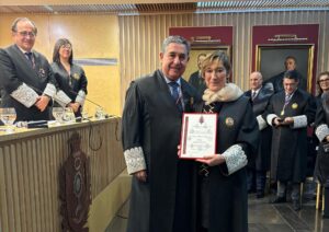 thumbnail-Victoria Ortega recibe la Gran Cruz al Mérito del Consejo de la Abogacía de Castilla y León