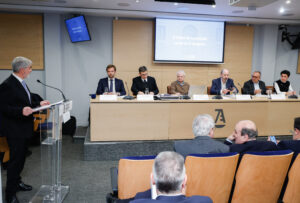 De izda. a dcha.: Álvaro Domenech, André Pérez Subirana, Carlos Navarro, Ángel López, José Enrique Devesa y María Salas. Moderando José Antonio Perales